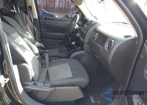 2013 Jeep Patriot Latitude z USA, uszkodzony, nr VIN 1C4NJRFB3DD221896